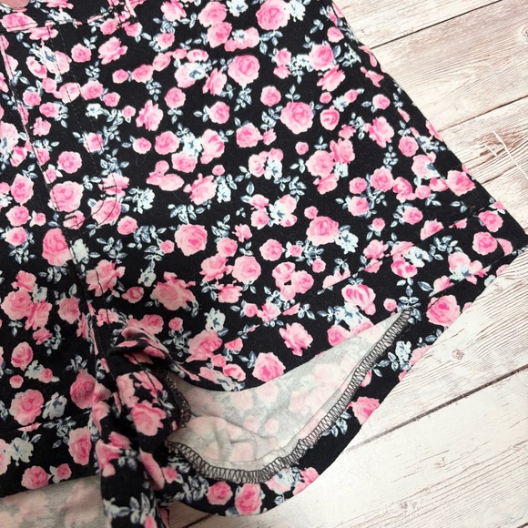 H&M Divided Ditsy Floral Jean Shorts Black & Pink High Rise Womens Sz.2 Bohemian - Picture 2 of 5